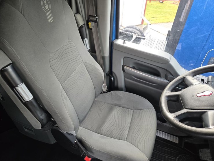 2019-kenworth-t680-image-59