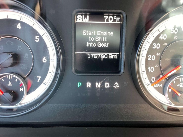 2014-dodge-1500-image-26