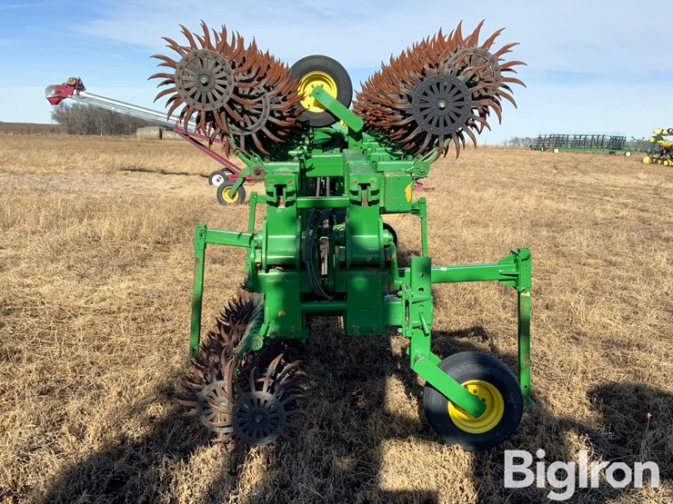 2022-john-deere-60-image-4