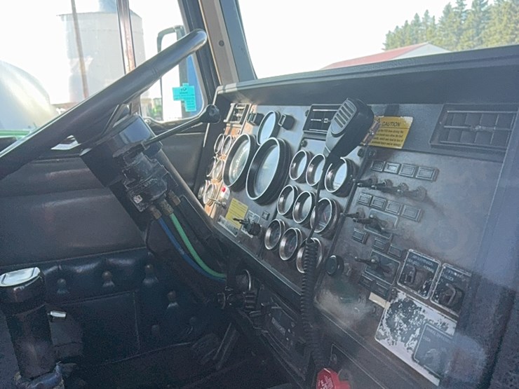 1990-kenworth-t600-image-174