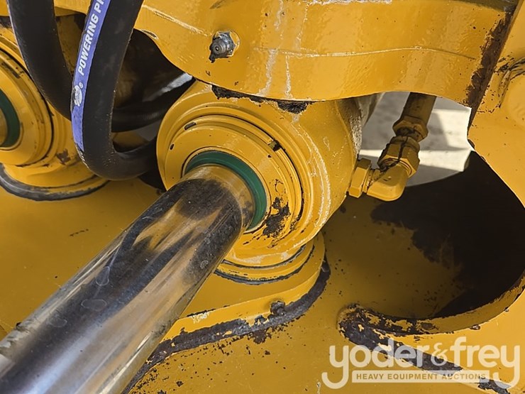 2018-deere-310sl-image-59