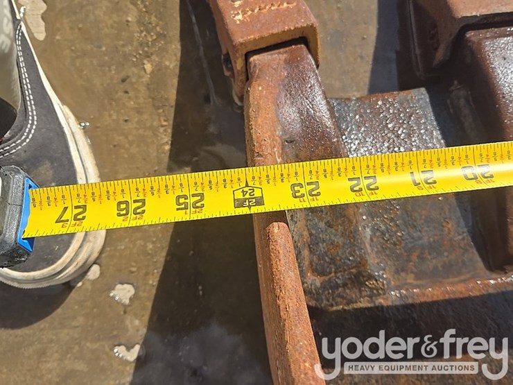 2010-deere-310sj-image-19