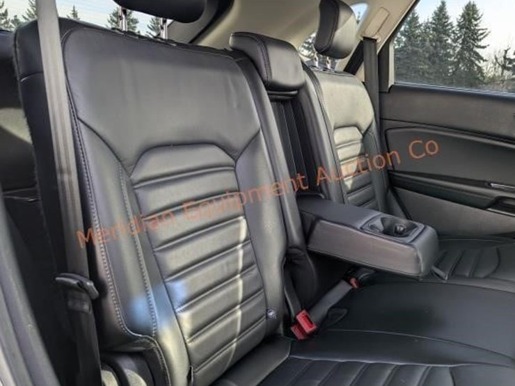 2016-ford-edge-sel-image-68