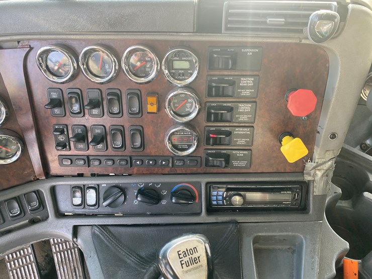 2003-freightliner-argosy-image-45