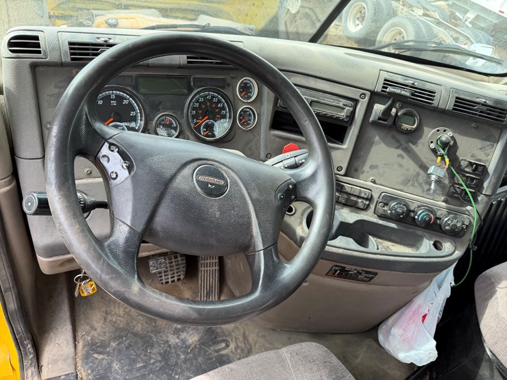 #40954-•-2016-freightliner-t/a-daycab-truck-tractor-3akjgedv4gsgw5933-image-60