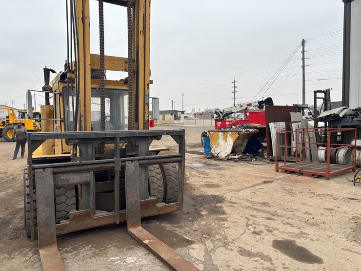 #2302-•-hyster-275-forklift-image-6