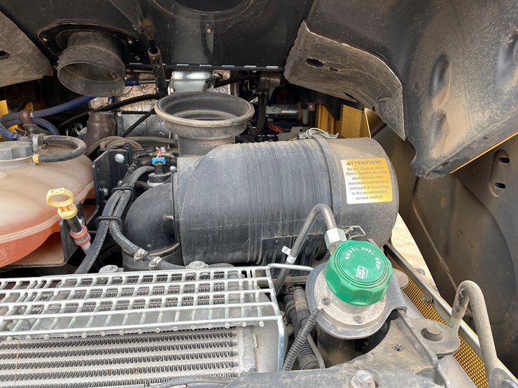 2019-john-deere-332-image-23