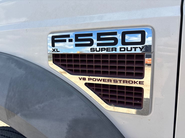2008-ford-f550-image-26