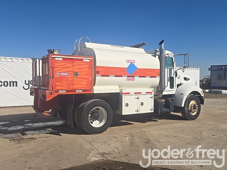 2009-peterbilt-335-image-5