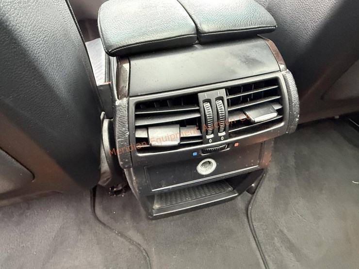 2010-bmw-x5-image-32