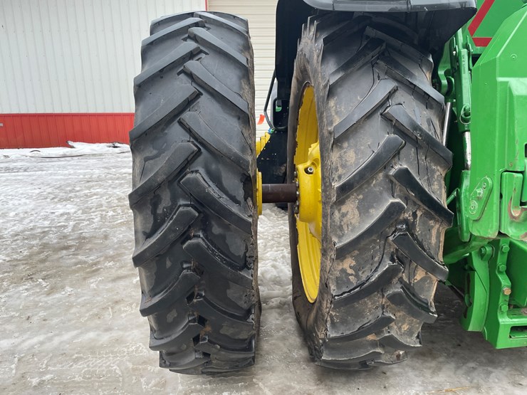 2020-john-deere-8r-340-image-29