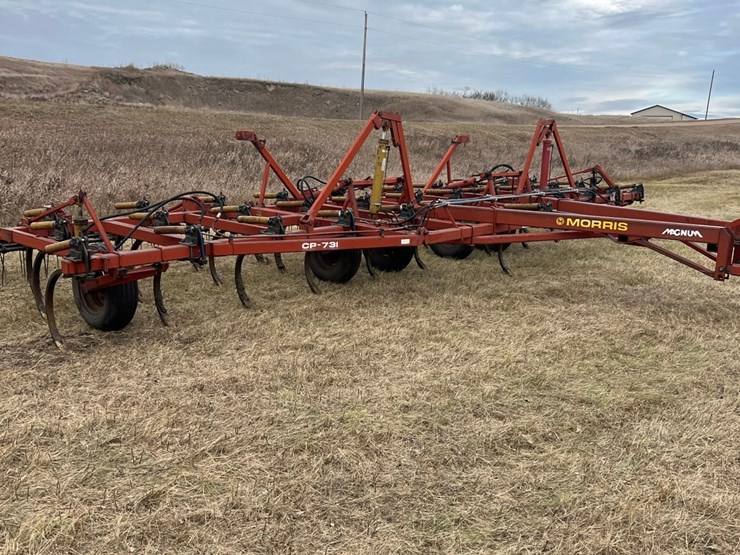 lot-49.-1981-33’-morris-magnum-model-cp-731-chisel-plow-w/3-bar-harrows,-well-maintained-unit,-super-clean-and-straight,-check-photos-image-7