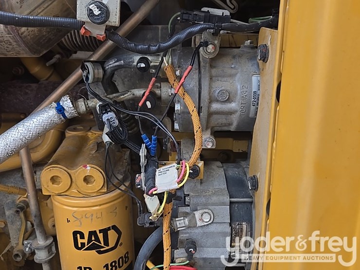 2015-caterpillar-12m3-image-73