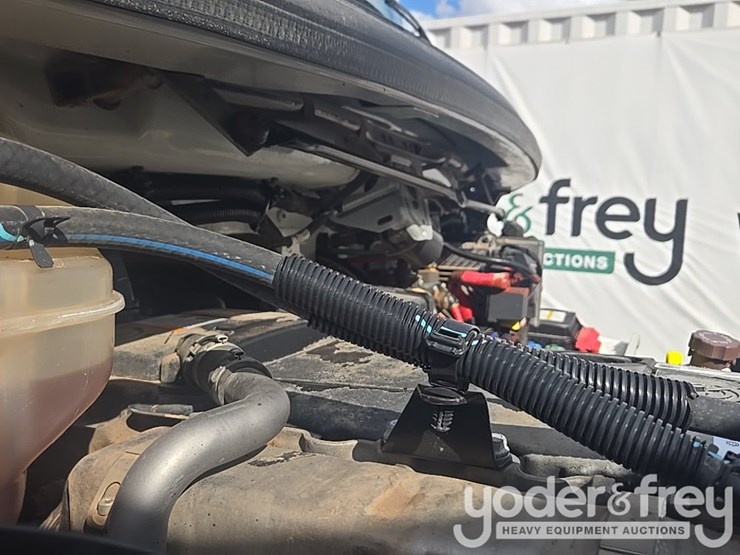 2021-freightliner-m2-106-image-99