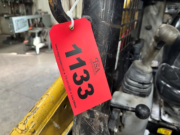 2013-caterpillar-226b3-image-45