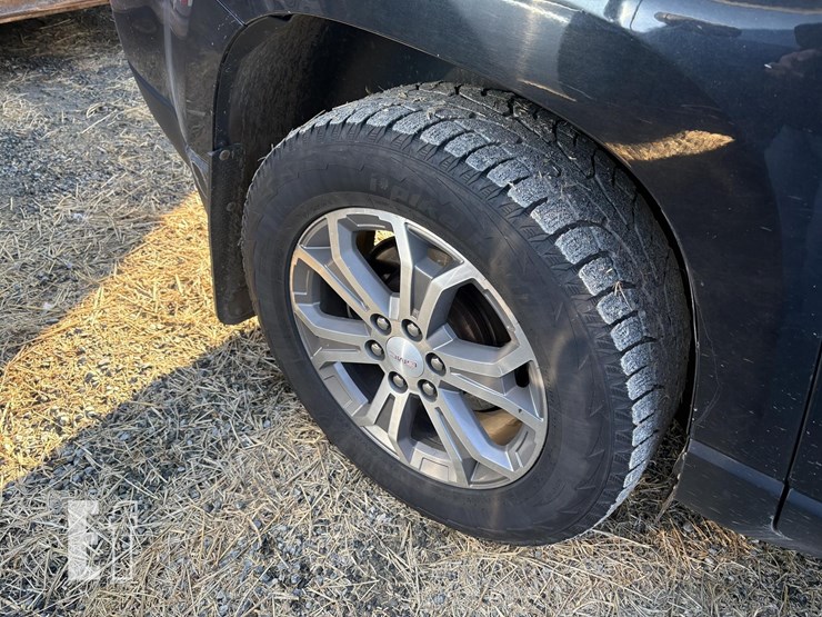 2014-gmc-acadia-image-5