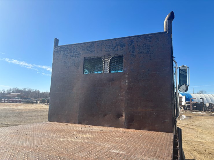 2005-sterling-lt8500-image-42