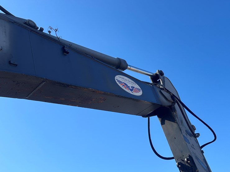 new-holland-eh215-image-26