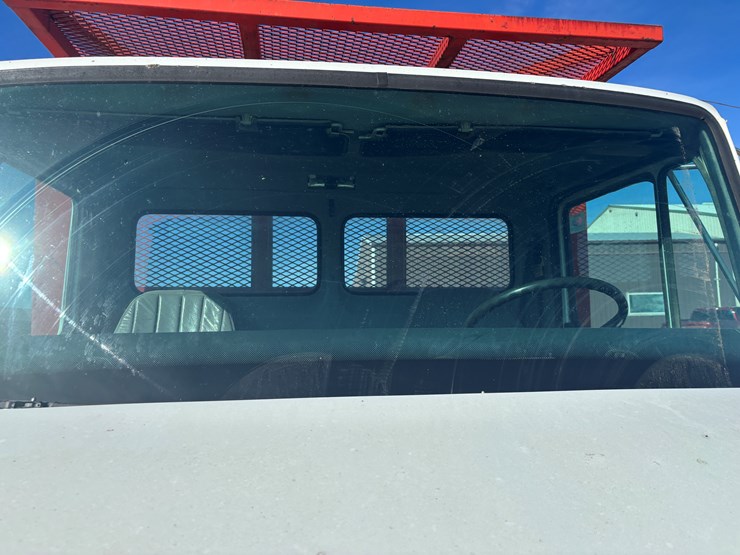 freightliner-fl70-image-14