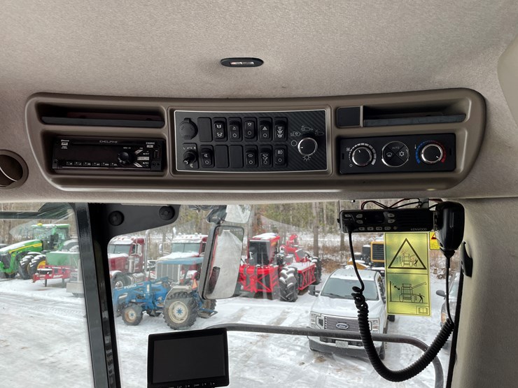 2017-case-ih-7240-image-55