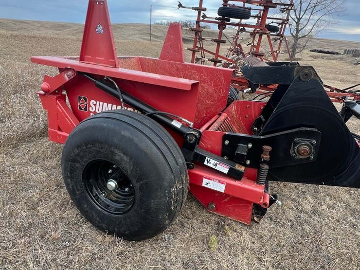 lot-29.-2020-summers-model-rp6700-rock-picker,-hyd.-variable-speed-reel,-hyd.-hitch-swing,-super-clean-image-10