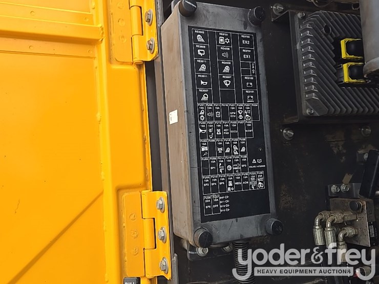 2018-volvo-ec200el-image-64