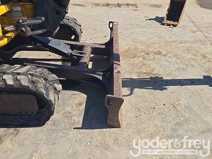 2020-deere-35g-image-22