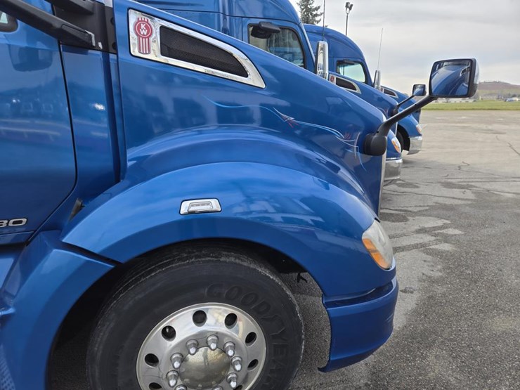 2018-kenworth-t680-image-11