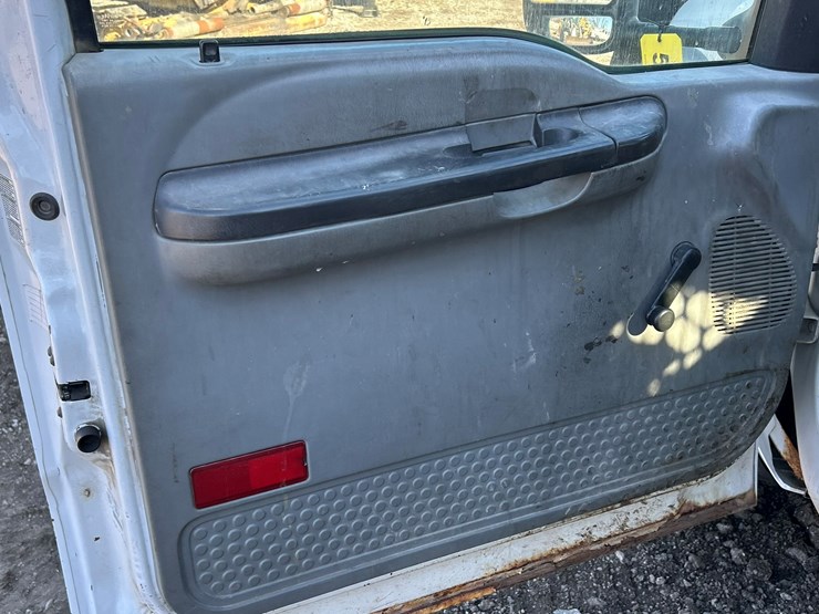 2005-ford-f550-image-71