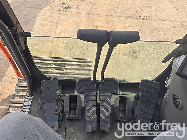 2018-volvo-ec200el-image-86