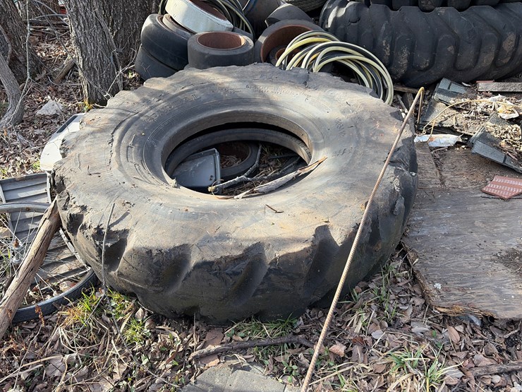 #70-•-7-huge-tires-image-3