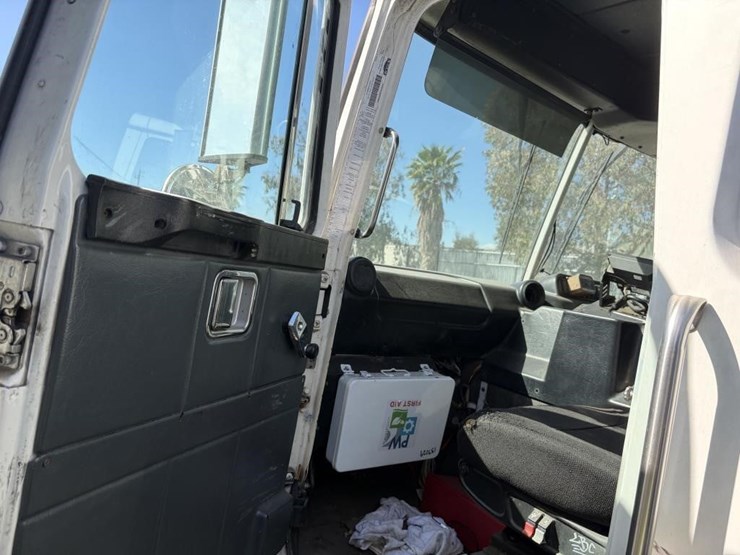 2010-autocar-xpeditor-image-19