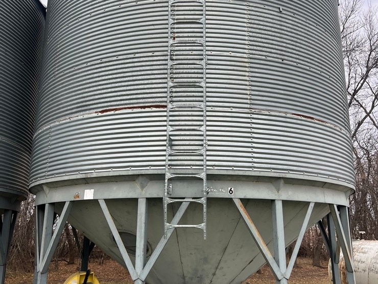 lot-21.-cenex-hopper-bin,-micada-bottom,-includes-golden-air-single-phase-bin-fan-image-6