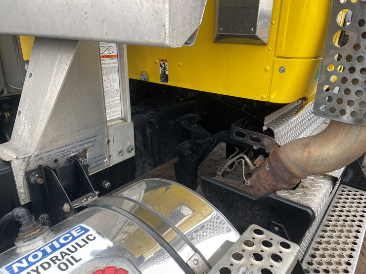 2019-kenworth-t880-image-27