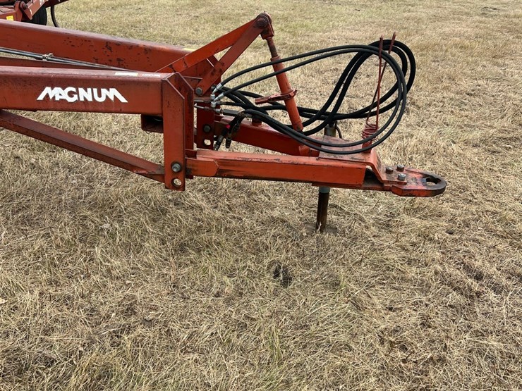 lot-49.-1981-33’-morris-magnum-model-cp-731-chisel-plow-w/3-bar-harrows,-well-maintained-unit,-super-clean-and-straight,-check-photos-image-2