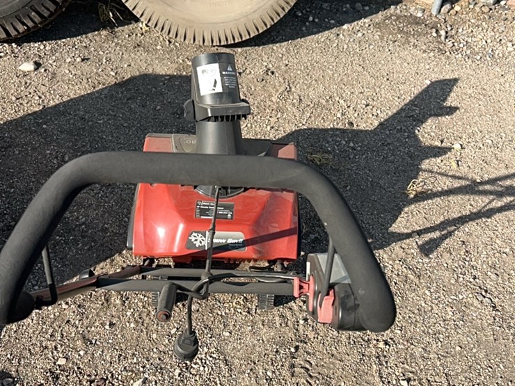 electric-snowblower-image-3