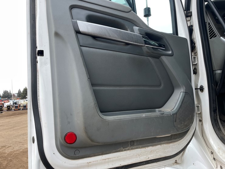 2019-kenworth-t880-image-60