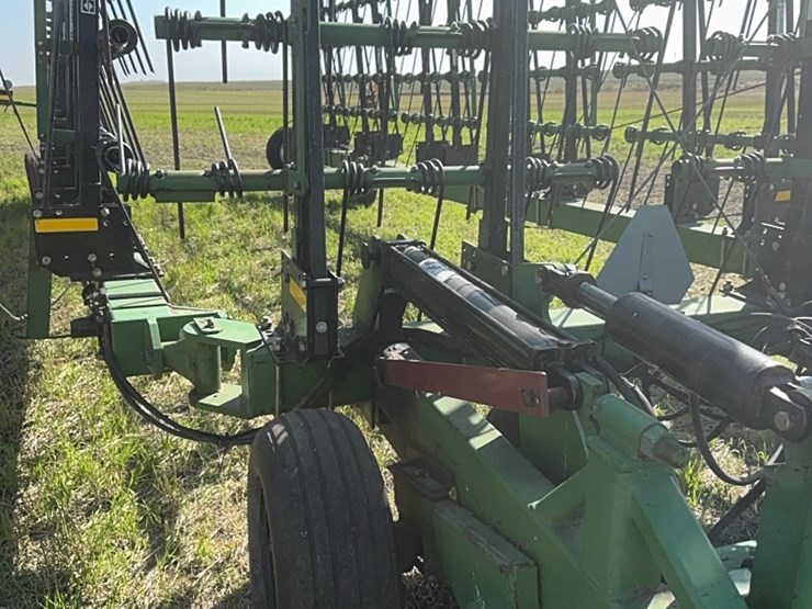 70’-summers-heavy-harrow,-hydraulic-down-pressure,-auto-fold-image-17