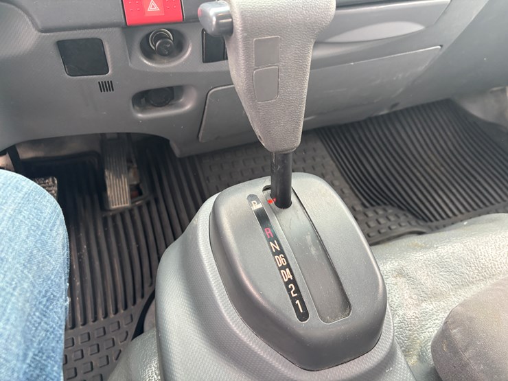 2021-isuzu-npr-hd-image-24