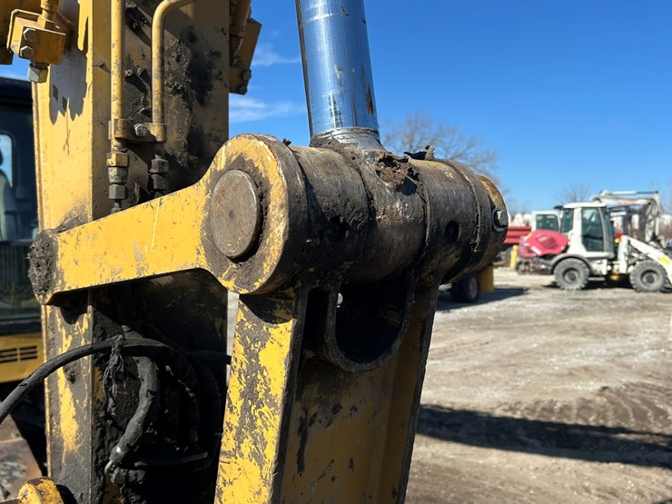 caterpillar-c4.4-image-16