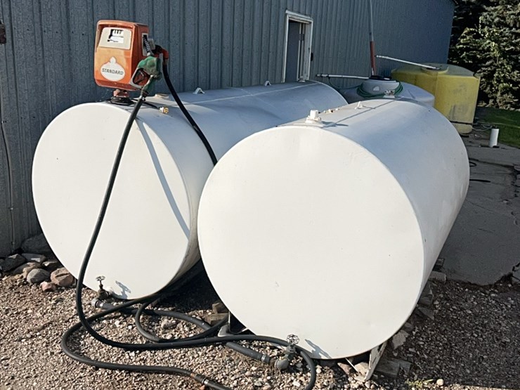 1000-gallon-fuel-tank-and-500-gallon-fuel-tank,-sell-together,-includes-pump,-used-for-diesel-image-2