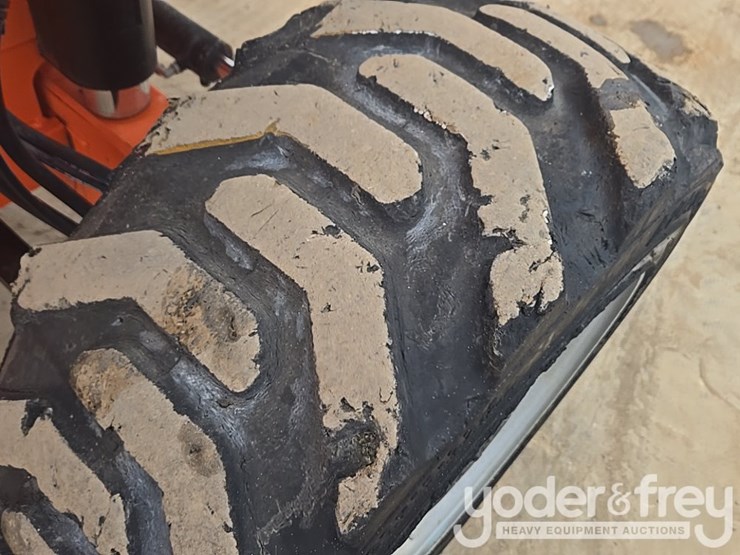 2015-jlg-600s-image-13