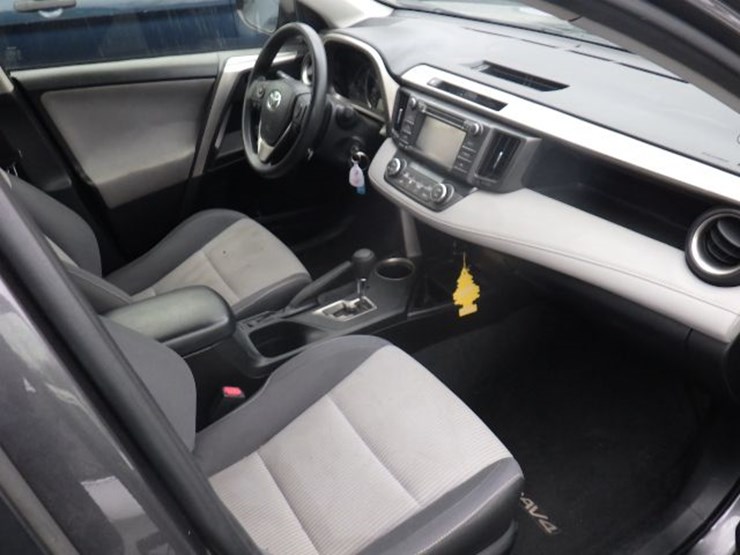 2014-toyota-rav4-image-4