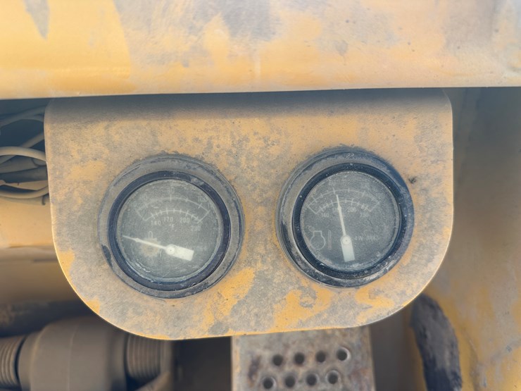 caterpillar-963-image-39