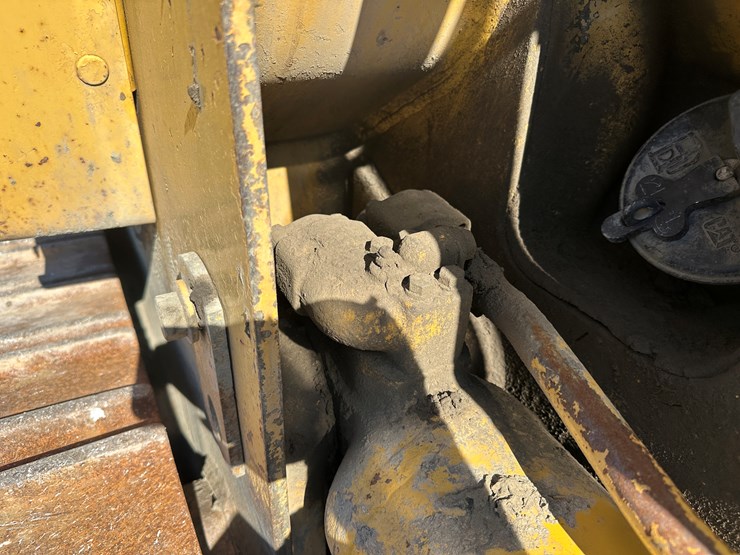 caterpillar-963-image-17