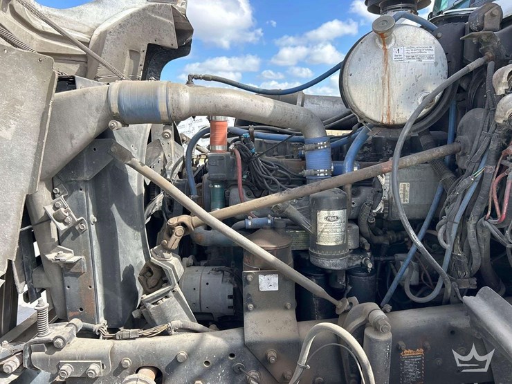 2001-mack-rd688s-image-8