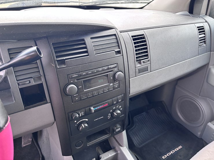 2004-dodge-durango-image-9