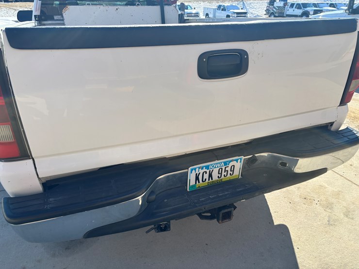 2005-chevrolet-2500-image-12