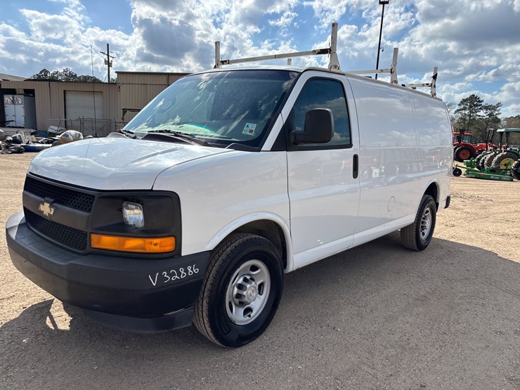 2016-gmc-3500-image-1