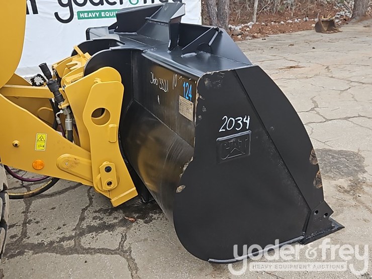 2026-caterpillar-926-image-13